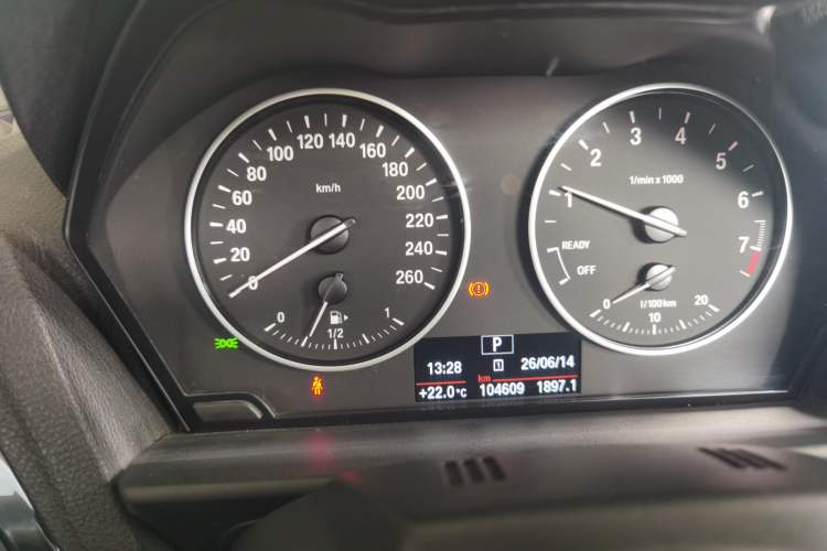 Used BMW 2 Series 2015 220i Convertible Coupe M Sport Edition Odometer Close Up