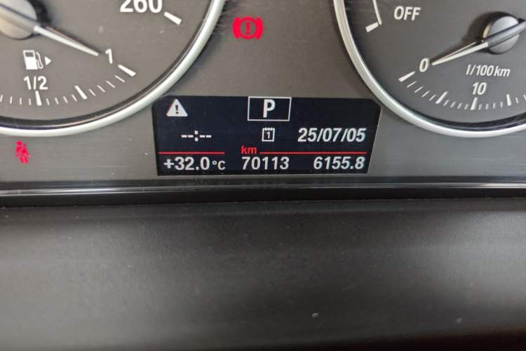 Used BMW 2 Series 2015 218i Convertible Coupe Odometer Close Up