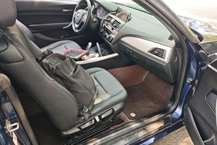Used BMW 2 Series 2015 218i Convertible Coupe Right Front Seat