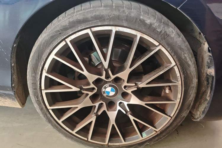 Used BMW 2 Series 2015 218i Convertible Coupe Right Front Wheel Hub