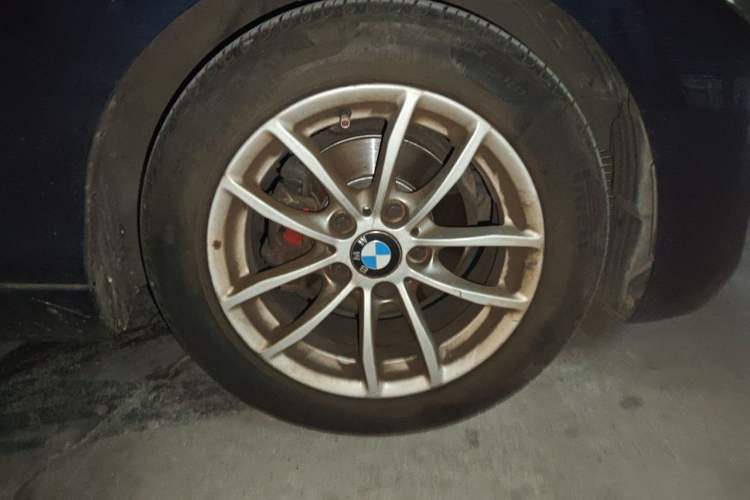 Used BMW 2 Series 2015 218i Convertible Coupe Right Front Wheel Hub