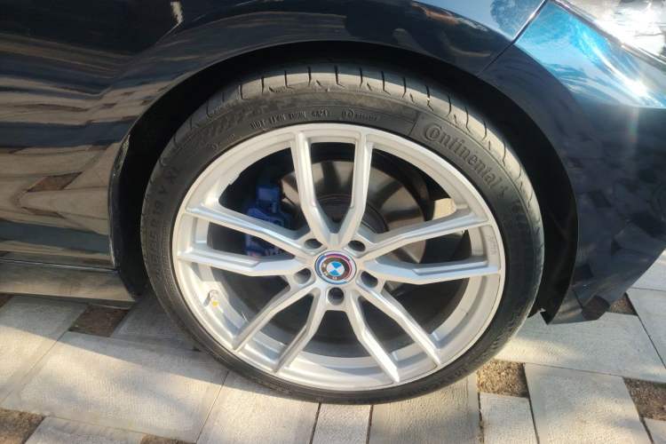 Used BMW 2 Series 2015 220i Convertible Coupe Leading Model Right Front Wheel Hub
