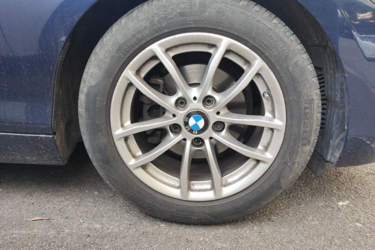 Used BMW 2 Series 2015 218i Convertible Coupe Right Front Wheel Hub