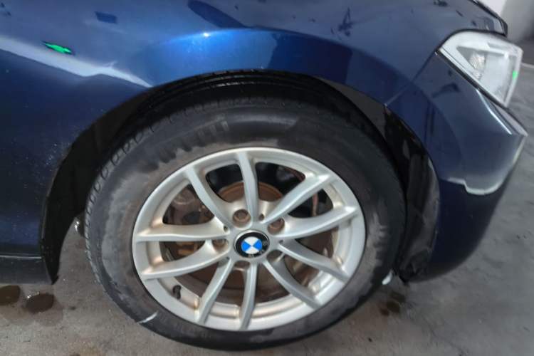 Used BMW 2 Series 2015 218i Convertible Coupe Right Front Wheel Hub