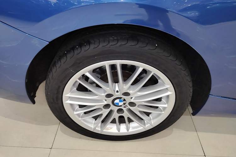 Used BMW 2 Series 2015 220i Convertible Coupe M Sport Edition Right Rear Wheel Hub