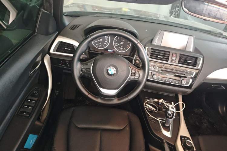 Used BMW 2 Series 2015 218i Convertible Coupe Steering Wheel