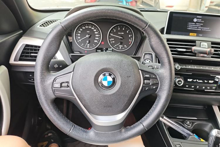 Used BMW 2 Series 2015 218i Convertible Coupe Steering Wheel
