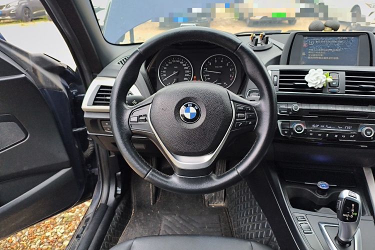 Used BMW 2 Series 2015 220i Convertible Coupe Leading Model Steering Wheel