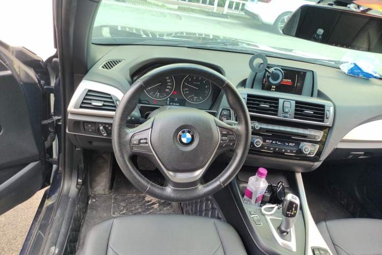 Used BMW 2 Series 2015 218i Convertible Coupe Steering Wheel
