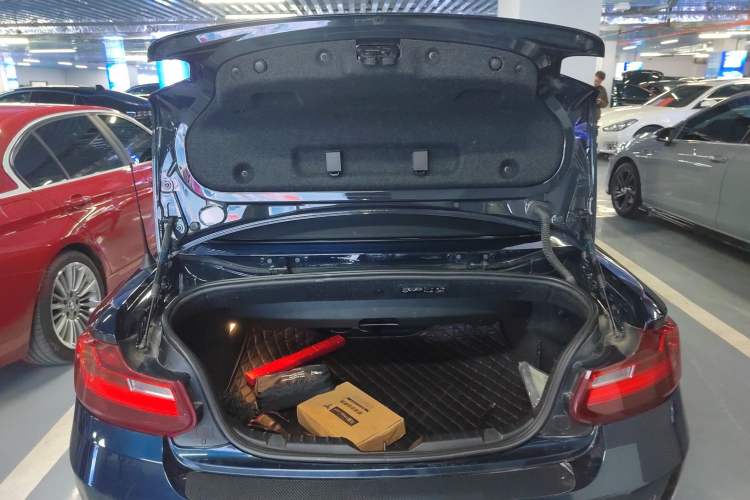 Used BMW 2 Series 2015 218i Convertible Coupe Trunk