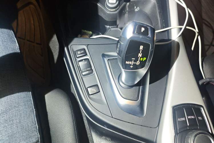 Used BMW 2 Series 2015 218i Convertible Coupe Gear Lever