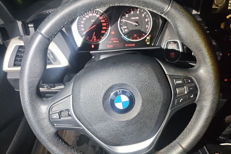 Used BMW 2 Series 2015 218i Convertible Coupe Steering Wheel