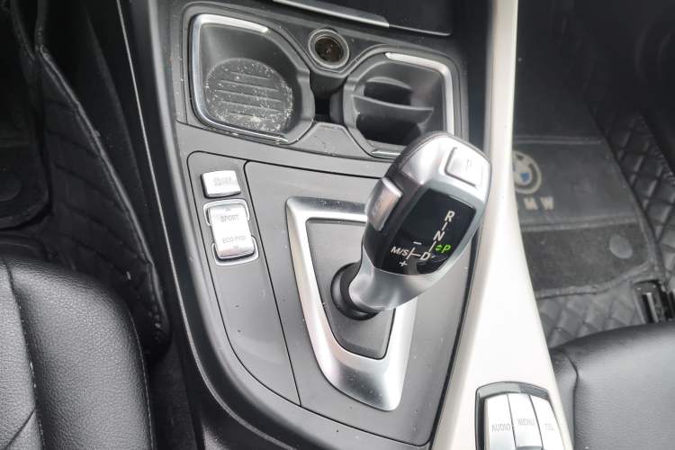 Used BMW 2 Series 2015 218i Convertible Coupe Gear Lever