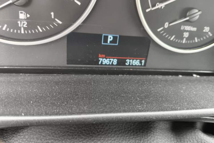 Used BMW 2 Series 2015 218i Convertible Coupe Odometer Close Up