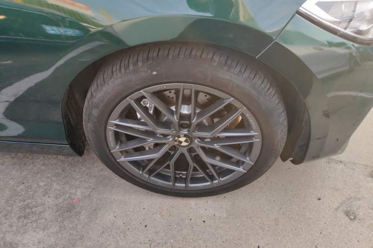 Used BMW 2 Series 2015 218i Convertible Coupe Right Front Wheel Hub