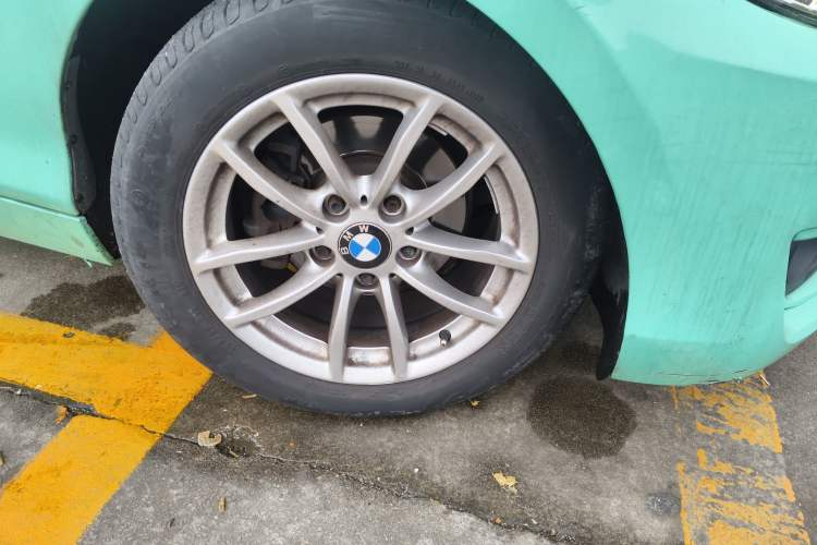 Used BMW 2 Series 2015 218i Convertible Coupe Right Front Wheel Hub