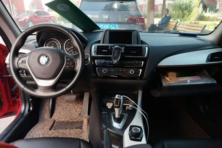 Used BMW 2 Series 2015 218i Center Console