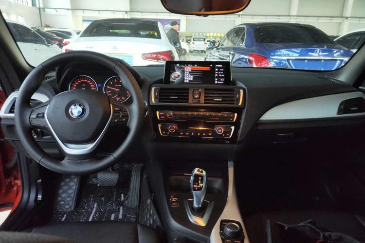 Used BMW 2 Series 2015 218i Convertible Coupe Center Console