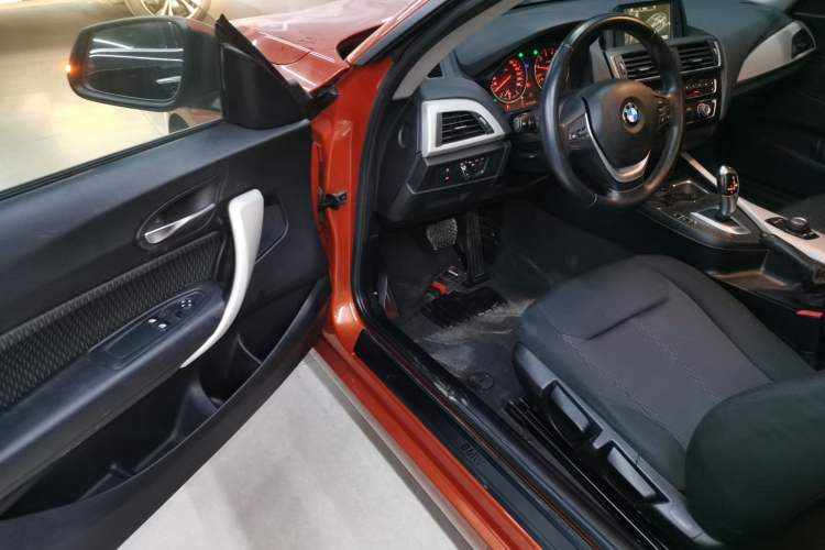 Used BMW 2 Series 2015 218i Interior 3