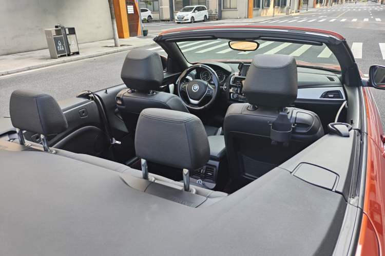 Used BMW 2 Series 2015 218i Convertible Coupe Interior 4