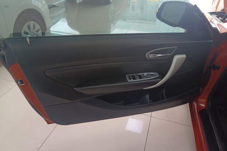 Used BMW 2 Series 2015 218i Convertible Coupe Left Front Door Interior