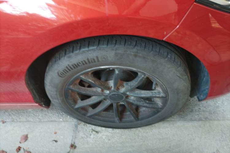 Used BMW 2 Series 2015 218i Right Front Wheel Hub