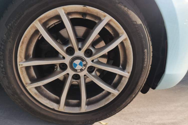 Used BMW 2 Series 2015 218i Convertible Coupe Right Front Wheel Hub