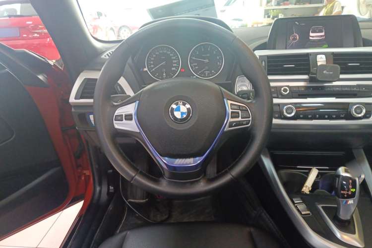 Used BMW 2 Series 2015 218i Convertible Coupe Steering Wheel