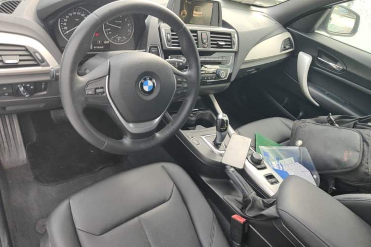 Used BMW 2 Series 2015 218i Convertible Coupe Center Console
