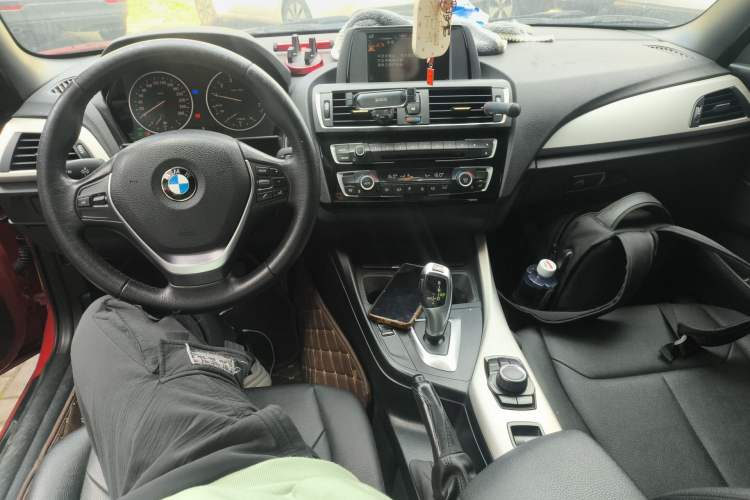 Used BMW 2 Series 2015 218i Convertible Coupe Center Console
