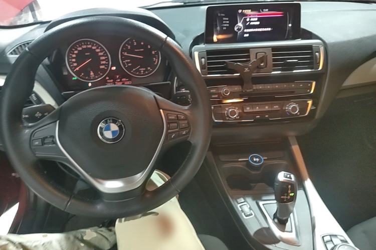 Used BMW 2 Series 2015 218i Center Console