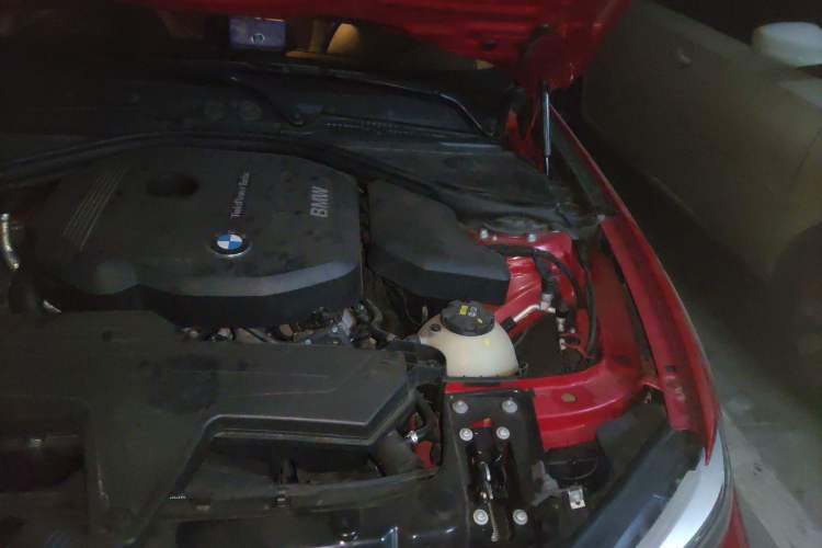 Used BMW 2 Series 2015 218i Engine Bay Left