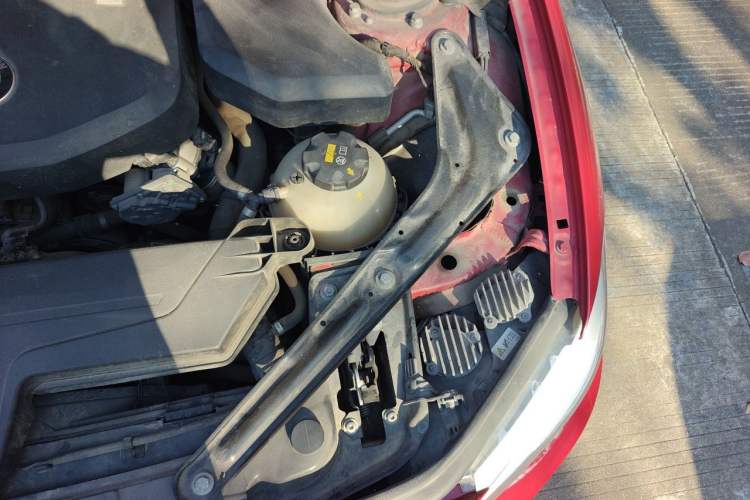 Used BMW 2 Series 2015 218i Convertible Coupe Engine Bay Left