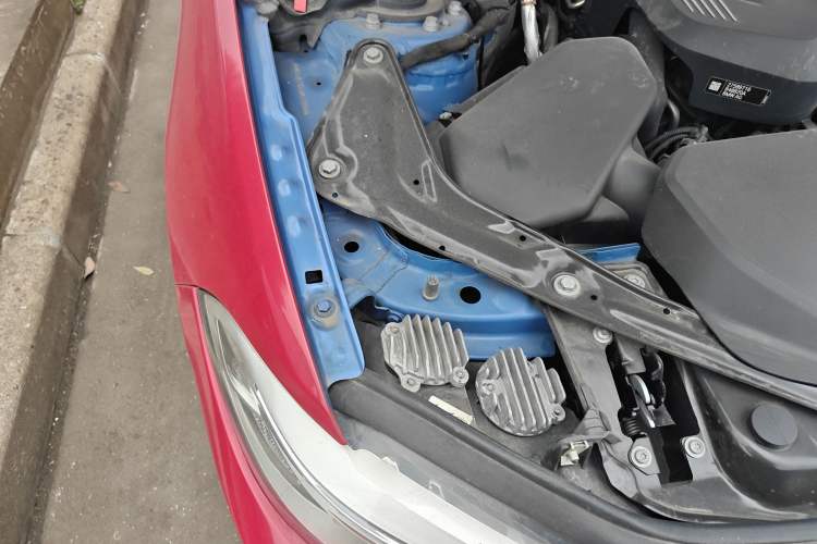 Used BMW 2 Series 2015 220i Convertible Coupe Leading Model Engine Bay Right