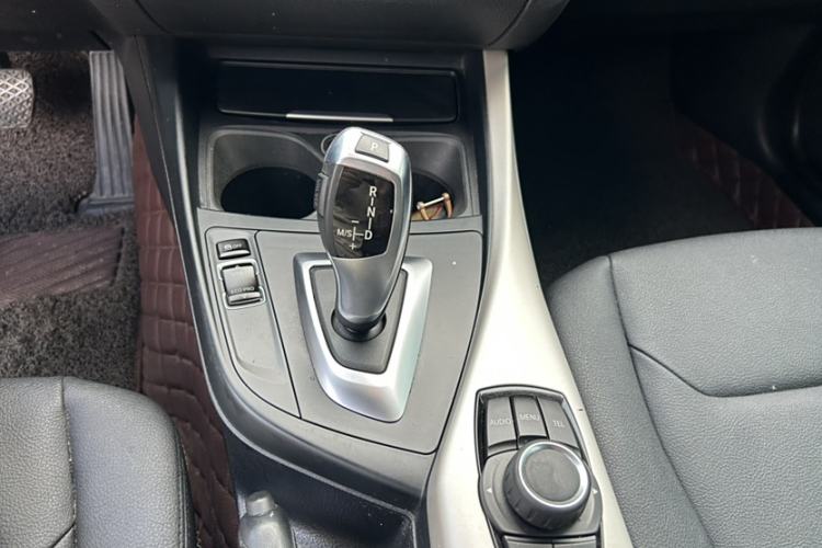 Used BMW 2 Series 2015 218i Convertible Coupe Gear Lever