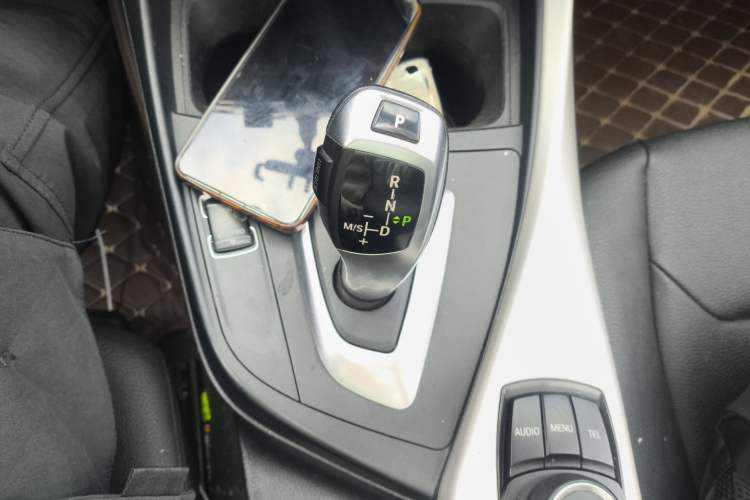 Used BMW 2 Series 2015 218i Convertible Coupe Gear Lever