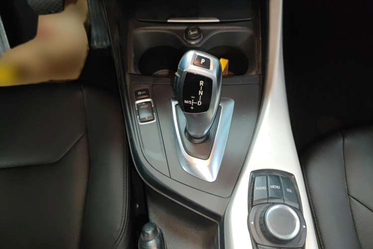 Used BMW 2 Series 2015 218i Convertible Coupe Gear Lever