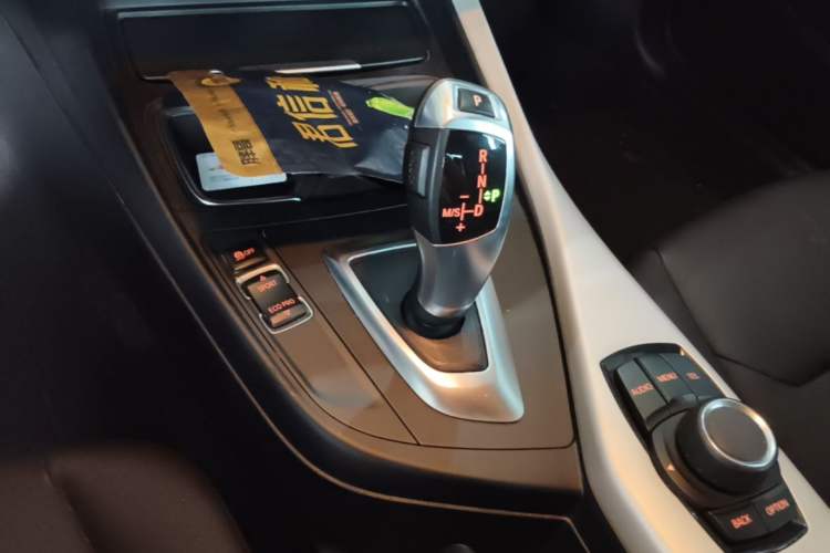 Used BMW 2 Series 2015 218i Convertible Coupe Gear Lever