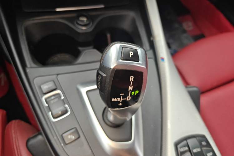 Used BMW 2 Series 2015 220i Convertible Coupe Leading Model Gear Lever