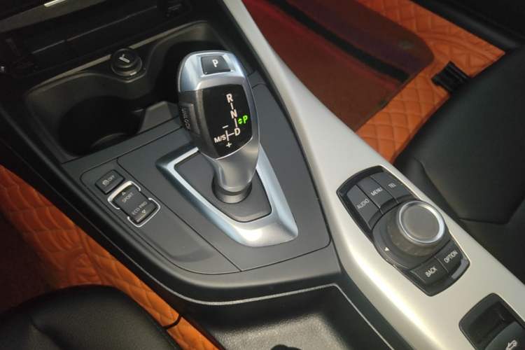 Used BMW 2 Series 2015 218i Convertible Coupe Gear Lever