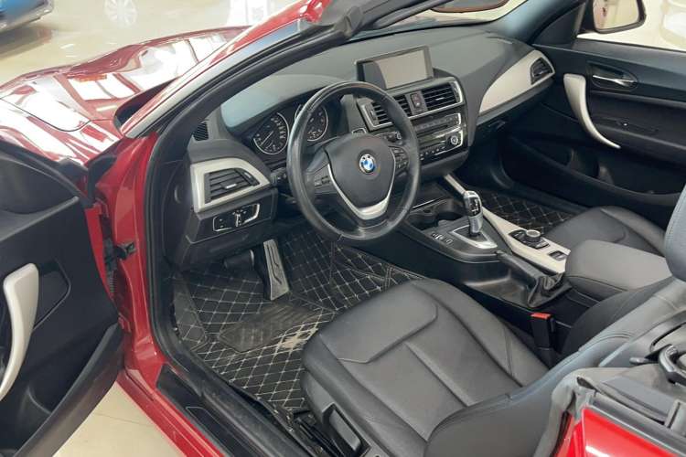 Used BMW 2 Series 2015 218i Convertible Coupe Interior 1