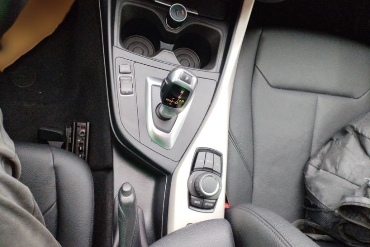 Used BMW 2 Series 2015 218i Convertible Coupe Interior 1