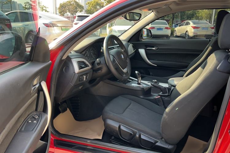 Used BMW 2 Series 2015 218i Interior 2