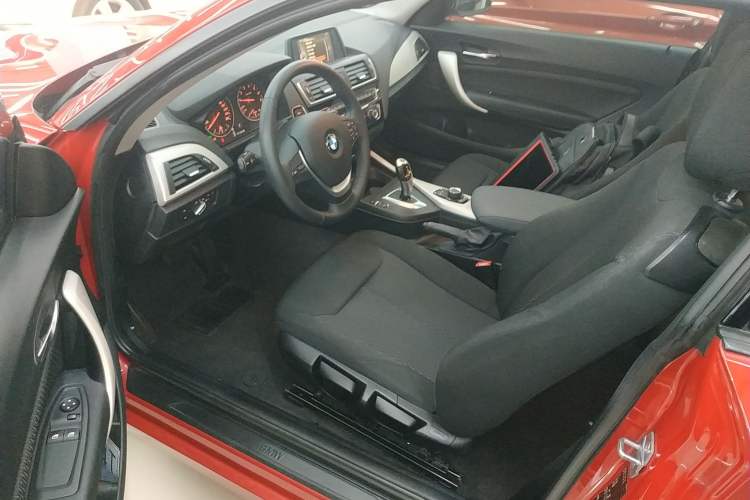 Used BMW 2 Series 2015 218i Interior 3