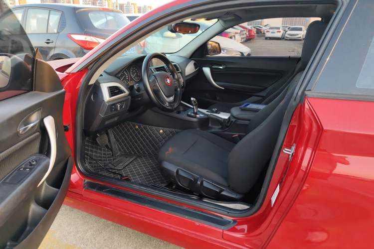 Used BMW 2 Series 2015 218i Interior 3