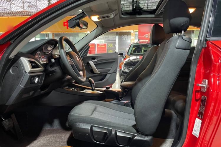 Used BMW 2 Series 2015 218i Interior 3