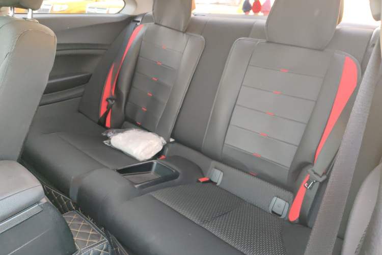 Used BMW 2 Series 2015 218i Interior 4