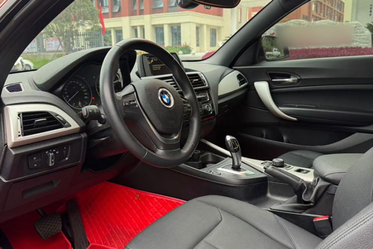 Used BMW 2 Series 2015 218i Convertible Coupe Interior 4