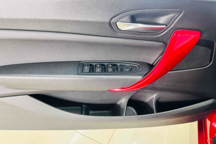 Used BMW 2 Series 2015 218i Convertible Coupe Interior 9