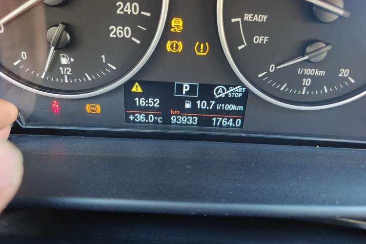 Used BMW 2 Series 2015 218i Convertible Coupe Odometer Close Up